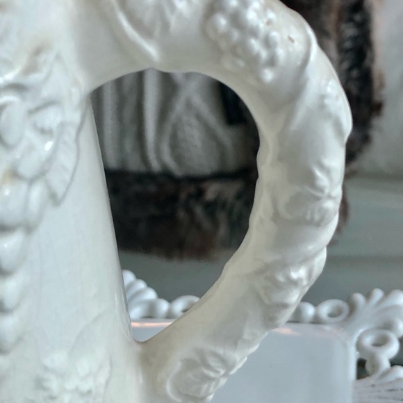 Vintage Lefton Renaissance Cherub Pitcher - Picture 4 of 7